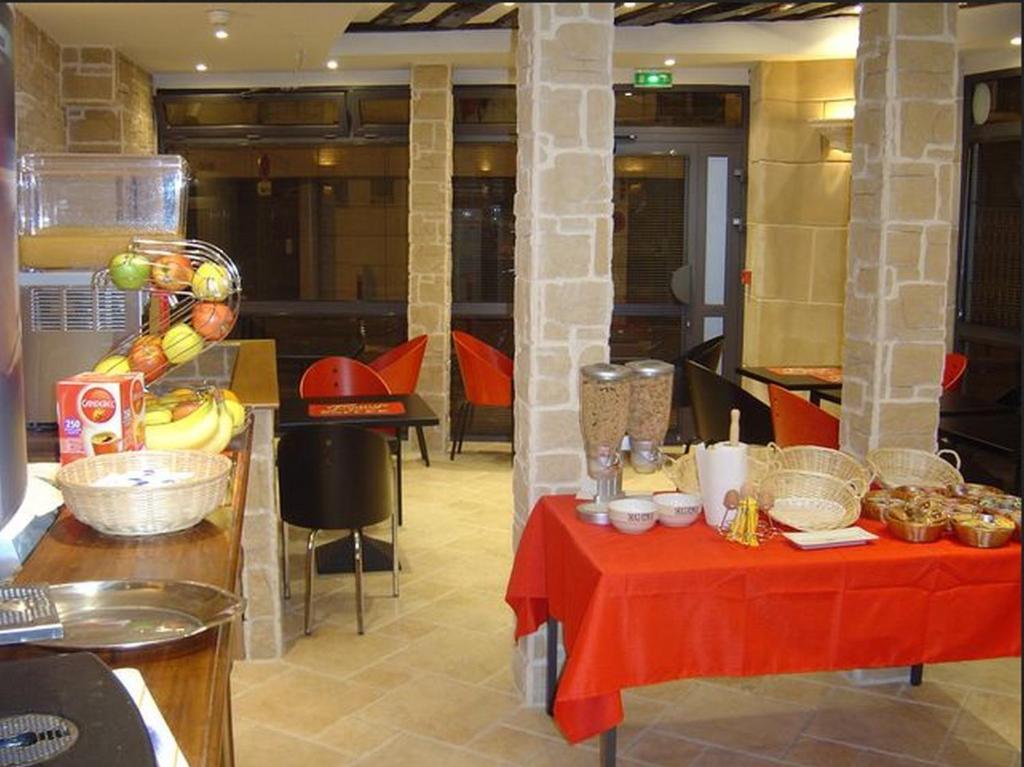 Paris Hotel Le Mediterraneen Kültér fotó