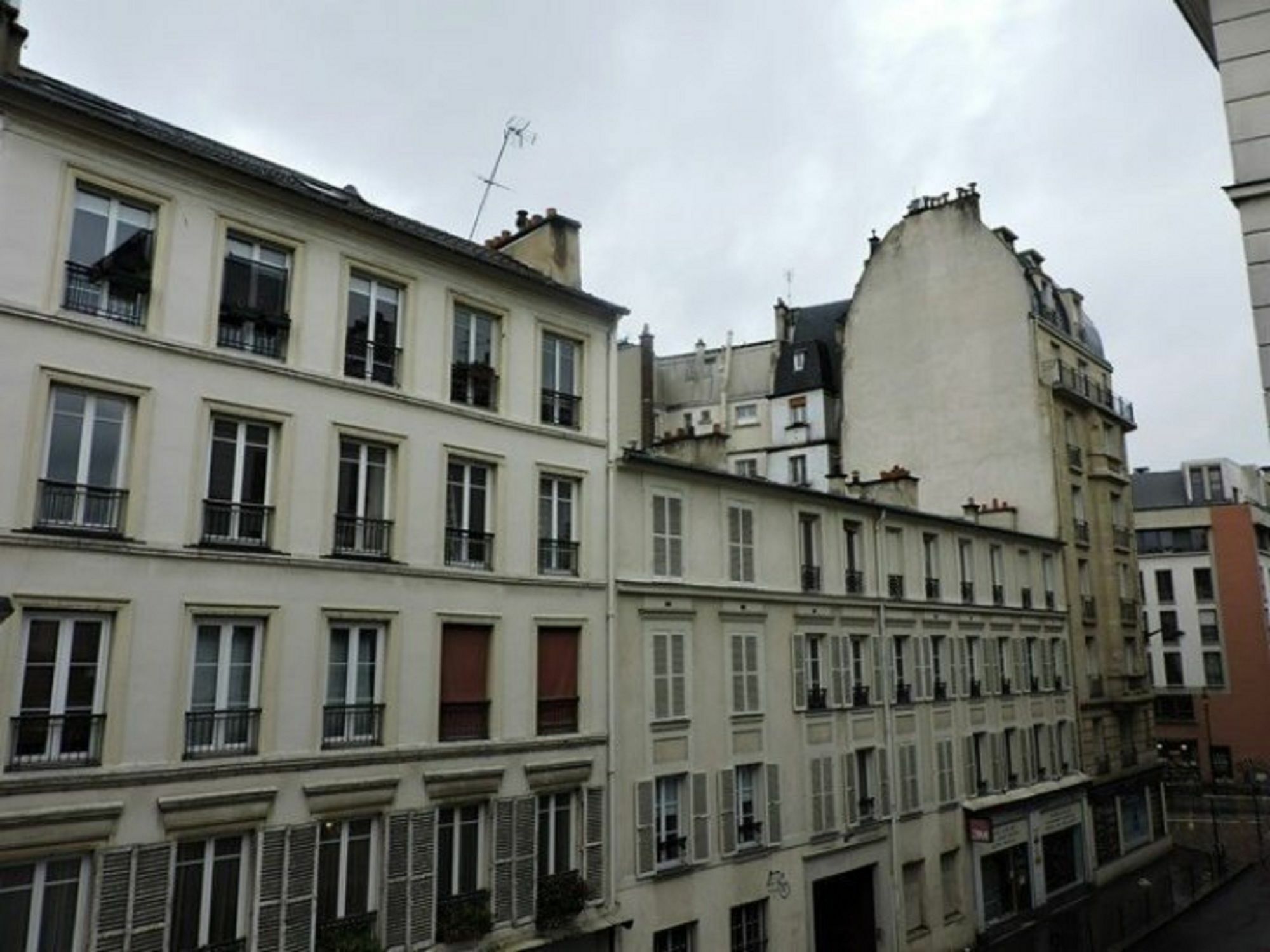 Paris Hotel Le Mediterraneen Kültér fotó