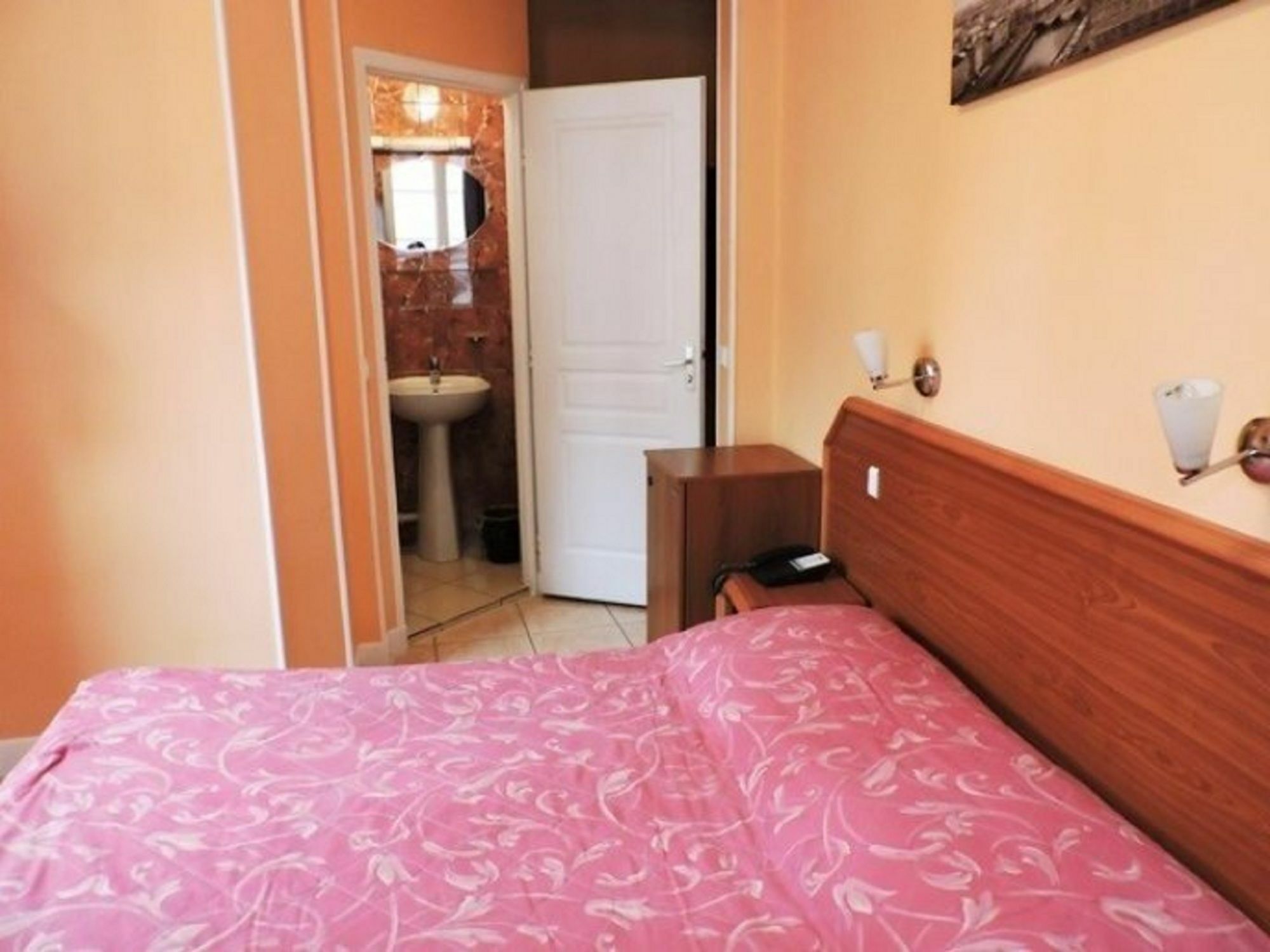Paris Hotel Le Mediterraneen Kültér fotó