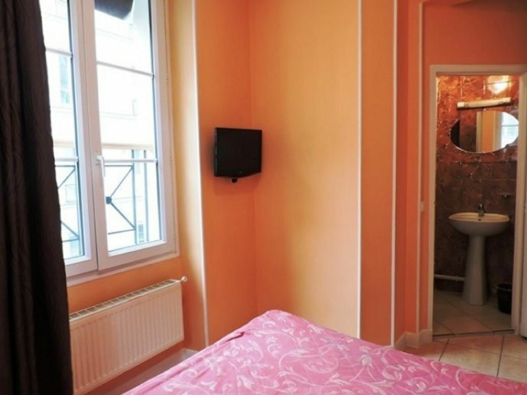 Paris Hotel Le Mediterraneen Kültér fotó