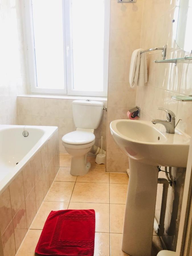 Paris Hotel Le Mediterraneen Kültér fotó
